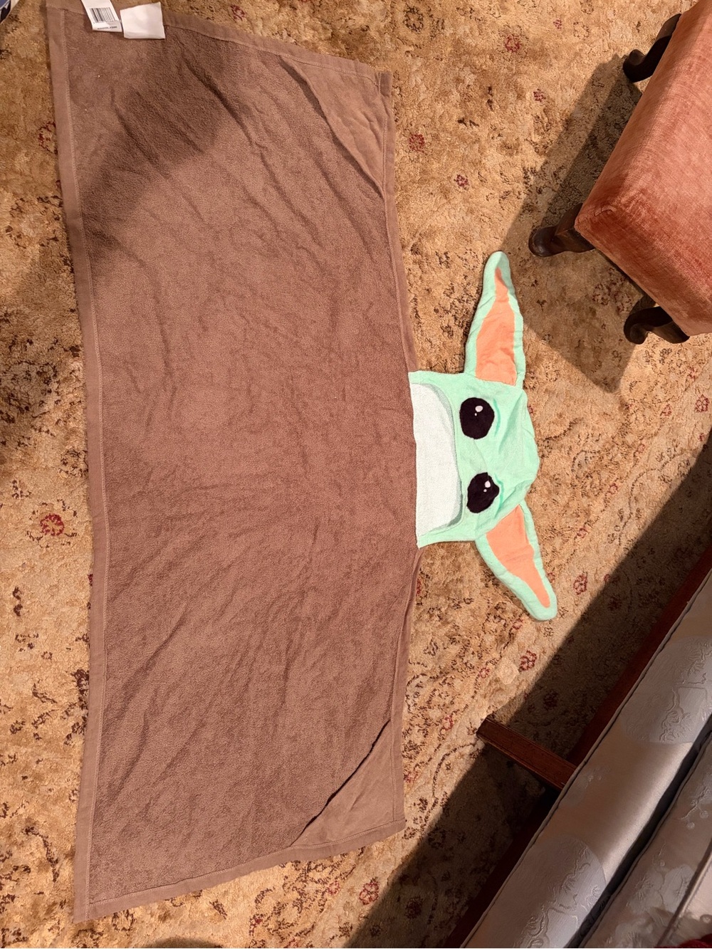 NWOT Baby Yoda Kids Hooded Towel Poncho - Brown towel GIFT Star Wars collectible